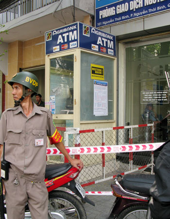 ATM nơi bé Uyên bị điện giật.